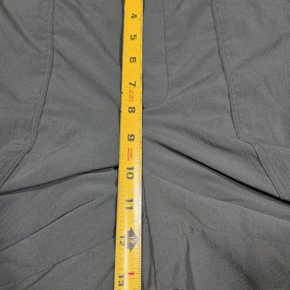 Athleta Olive Utility Shorts Stretch Athleisure Size 12 - Picture 5 of 9